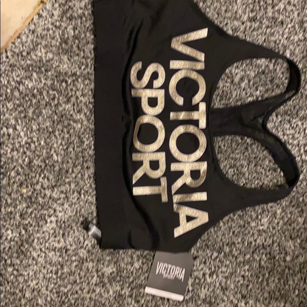 Sports bra large never worn with tags